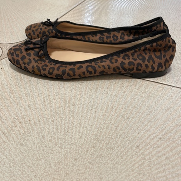 Barely worn lk Bennett flats - Picture 2 of 3